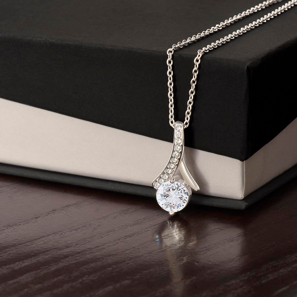 Alluring Beauty Necklace - A Meaningful Gift for Mom